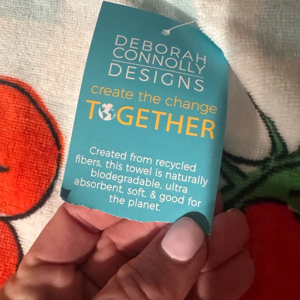 Deborah Connolly Designs🍅 DARLING Tomato Print Towel- machine washable🍅🍅